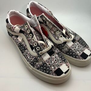 Vans Old Skool Patchwork Floral Black & White Skate Shoes- NWT- men size 9‎